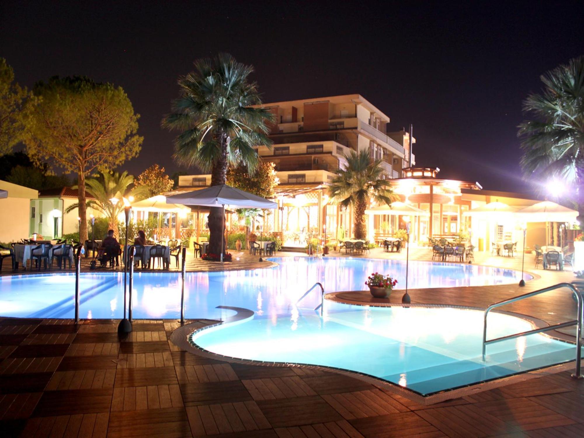 Hotel Acquario Vasto Buitenkant foto