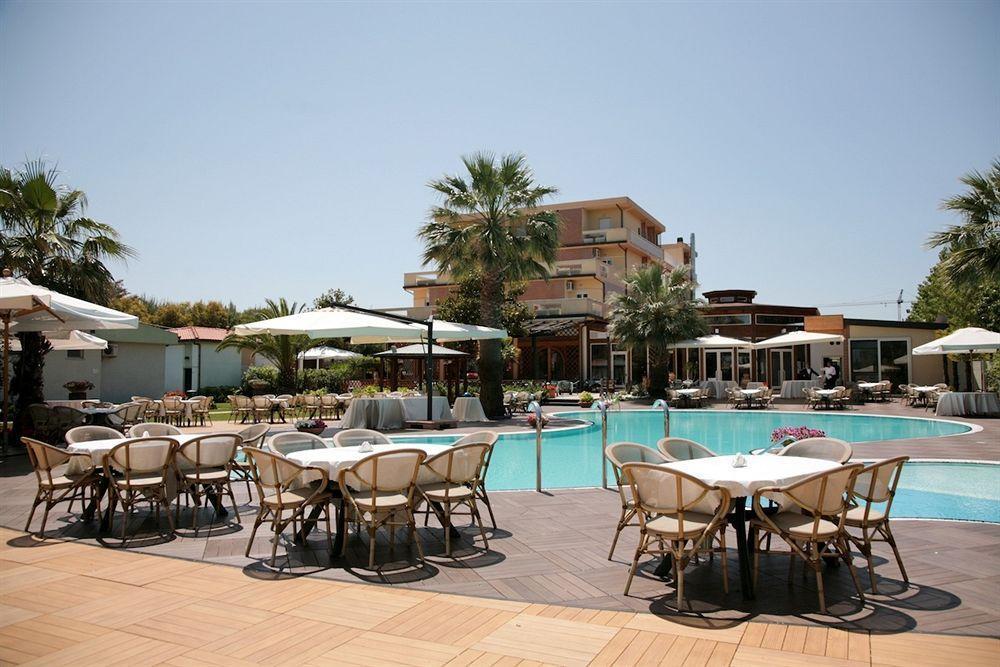 Hotel Acquario Vasto Buitenkant foto