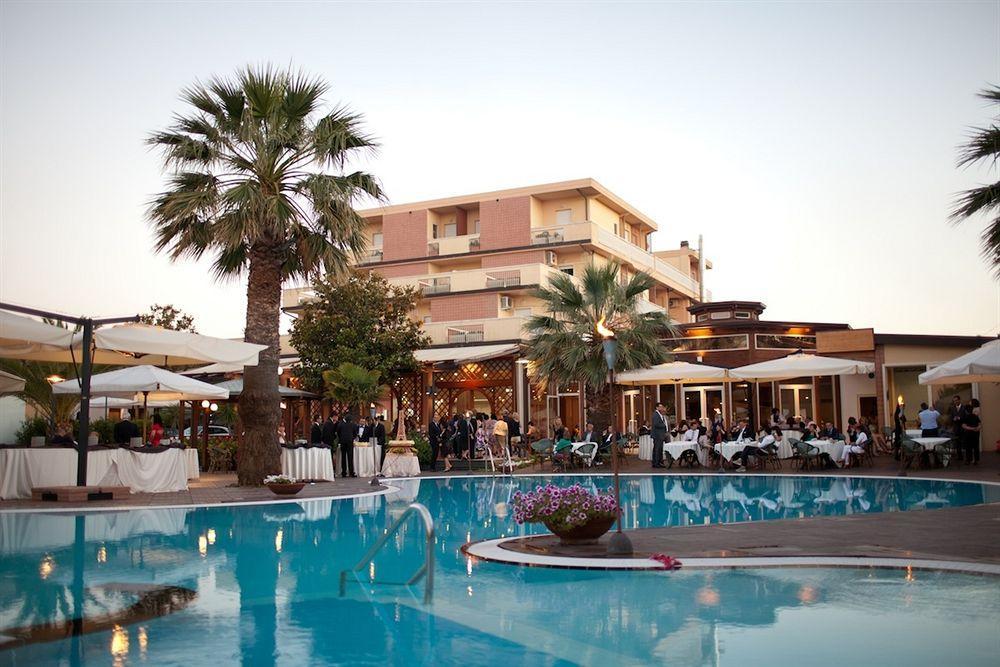 Hotel Acquario Vasto Buitenkant foto
